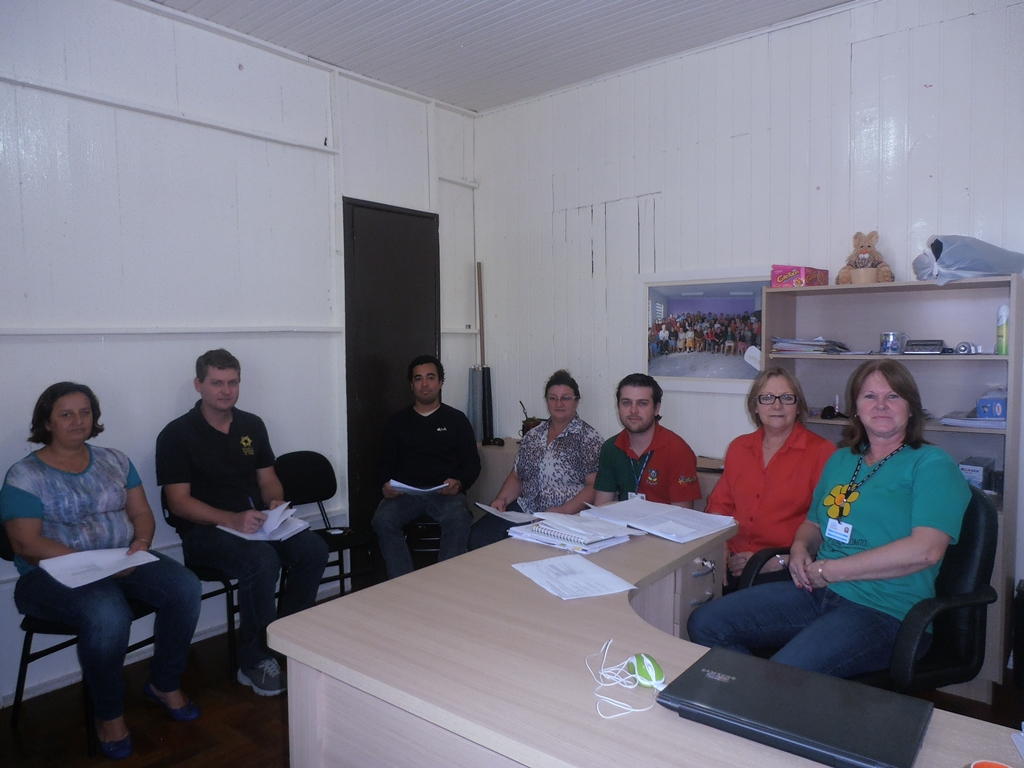 Conselhos se reúnem para acompanhar atividades